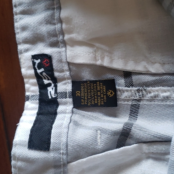 Rusty brand shorts. Size 30 waist - Picture 3 of 3